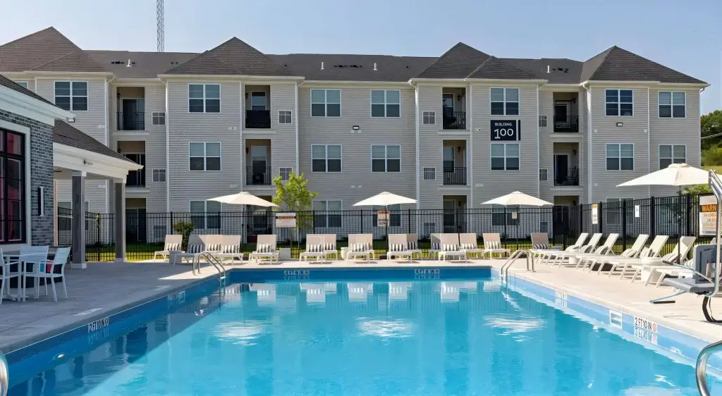 the paragon jackson apartments for rent pool